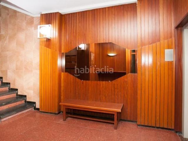 Piso en venta en Girona, La Devesa. Piso en venta en calle Caterina Albert. Pisos.