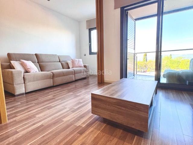 Piso en venta en Girona, Montjuïc. Vivienda en Montjuïc con vistas panorámicas y orientación excelente. Pisos.