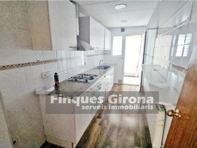 Piso en venta en Girona, Palau. PISO PARKING CON PISCINA COMUNITARIA. Pisos.