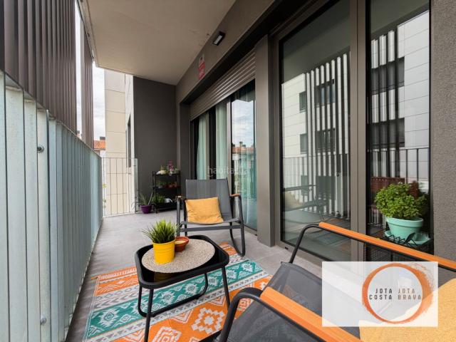 Piso en venta en Girona, Palau. PISO DE 2 HABITACIONES Y 2 BAÑOS EN MONTILIVI GIRONA. Pisos.