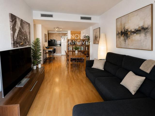 Piso en venta en Girona, Sant Narcis. Piso con balcón y confort total en el barrio de Sant Narcís. Pisos.