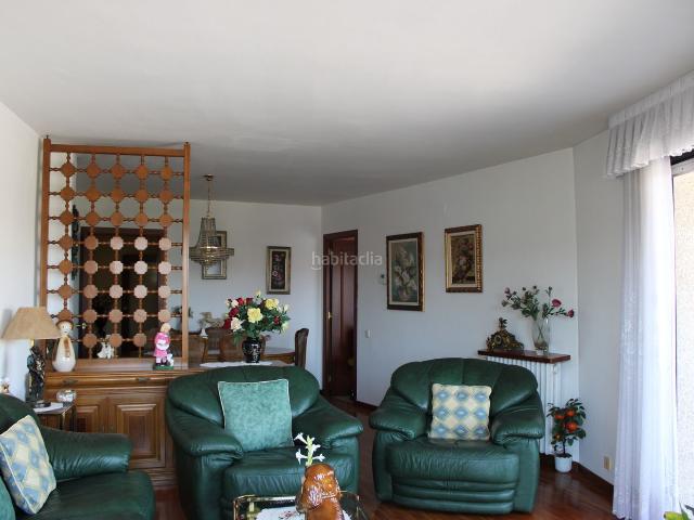 Piso en venta en Girona, Sant Narcis. Piso de 4 habitaciones con parquing. Pisos.