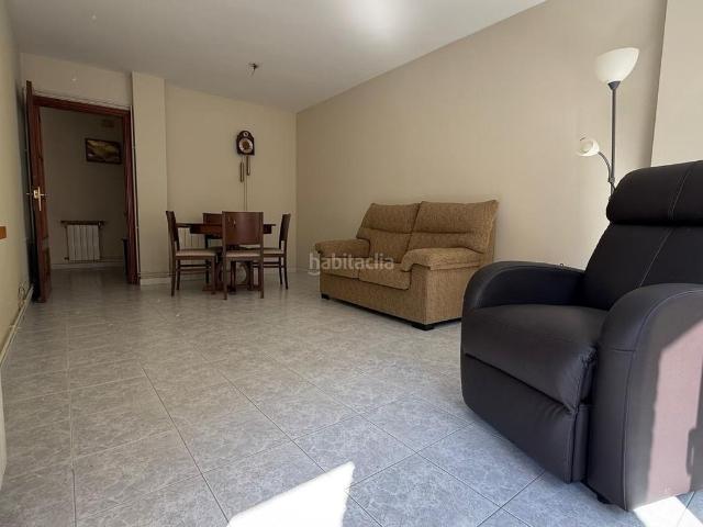 Piso en venta en Girona, Sant Narcis. Piso en segunda planta con ascensor, de 94 m2 construidos. Pisos.