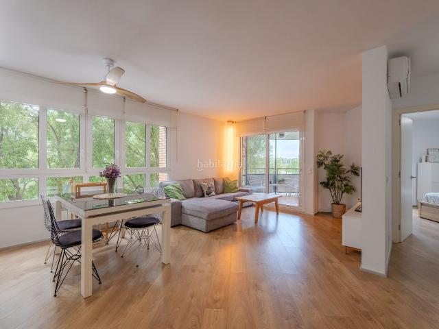 Piso en venta en Girona, Sant Narcis. Piso luminoso con vistas al Parc Central · Junto a la estación AVE · Girona. Pisos.