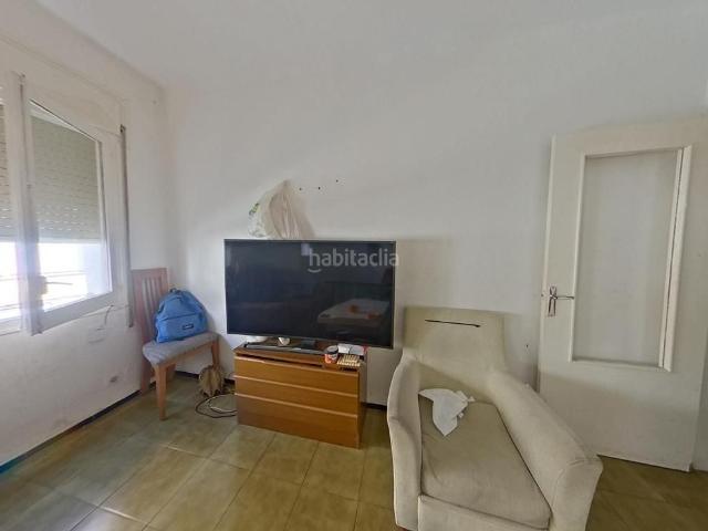 Piso en venta en Girona, Santa Eugenia. Piso para reformar en Santa Eugenia edificio SIN ascensor. Pisos.