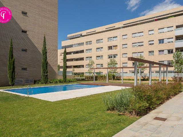 Piso en venta en Salt, Barri dels Escriptors. Pisos.