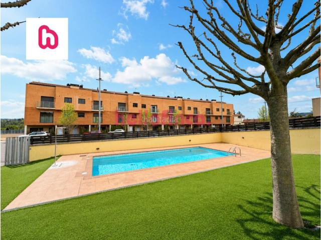 Piso en venta en Gironella. Dúplex con terraza solárium y piscina comunitaria en Gironella. Pisos.