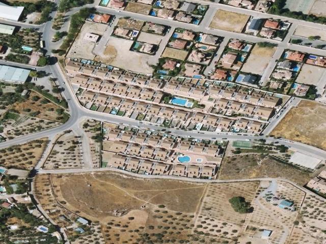 Piso en venta en Gójar. Piso en Avenida Cañada de los Fenicios en Gójar, Granada. Pisos.