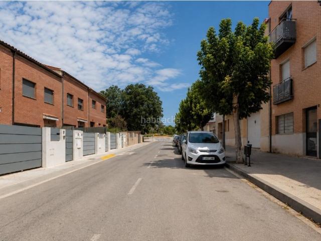 Piso en venta en Granada La. Piso exterior de 2 habitaciones con garaje y trastero en La Granada. Pisos Granada.