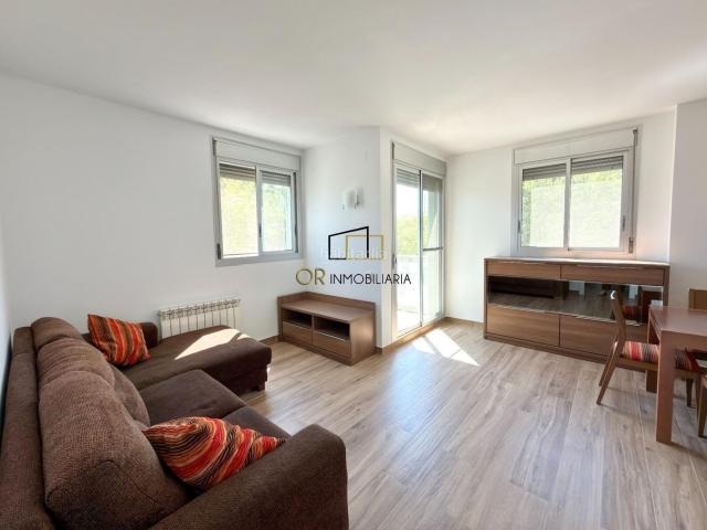 Piso en venta en Granada La. Vivienda reformada con plaza de aparcamiento y trastero en La Granada. Pisos Granada.
