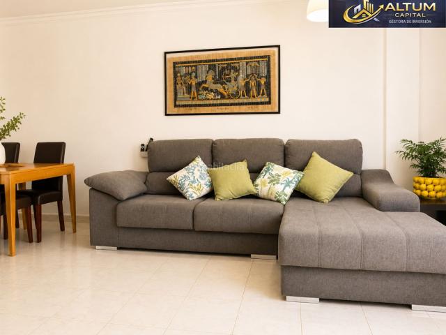 Piso en venta en Granadilla de Abona, San Isidro. Con 120M² TOTALMENTE EXTERIORES, aquí la sensación de espacio se nota en cada rincón. Pisos Granadilla de.