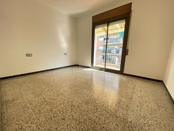 Piso en venta en Granollers, Sant miquel. PISO AMPLIO EN VENTA C JULIA CENTELLES DE GRANOLLERS. Pisos.