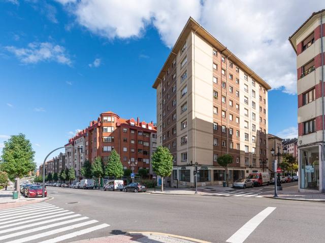 Piso en Venta en HUCA La Cadellada