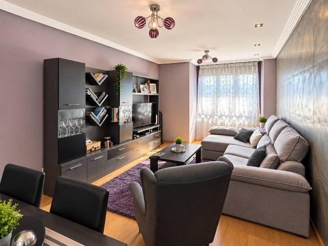 Piso en Venta en HUCA La Cadellada