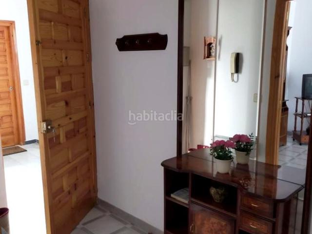 Piso en venta en Huelma. Vivienda en la calle Iglesia, Huelma. Pisos.