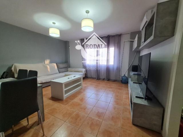 Piso en venta en Huércal de Almería. Piso de tres dormitorios y trastero de 30 metros. Pisos Huércal de.