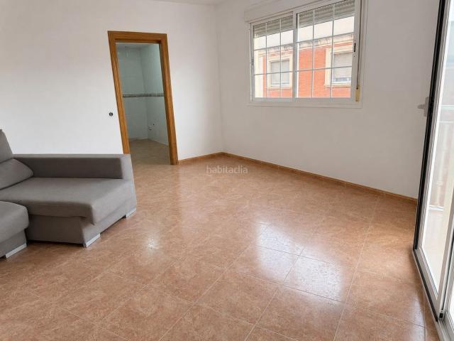 Piso en venta en Huércal de Almería. Piso tipo Dúplex reformado de un dormitorio con gran terraza privada en Huércal de Almería. Pisos Huércal de.