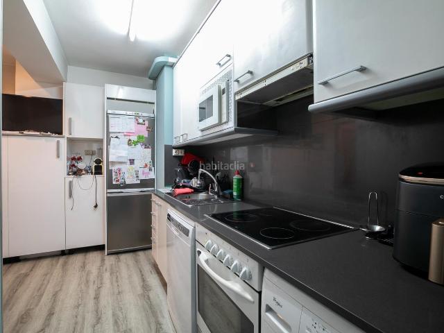Piso en venta en Huesca, Santiago. Se vende piso reformado en Av Pirineos. Pisos.