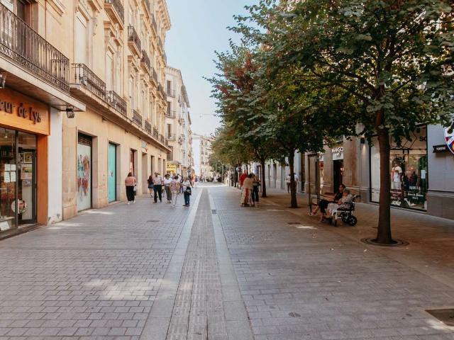 Piso en venta en Huesca, San Lorenzo. Piso para reforma integral en pleno centro. Pisos.