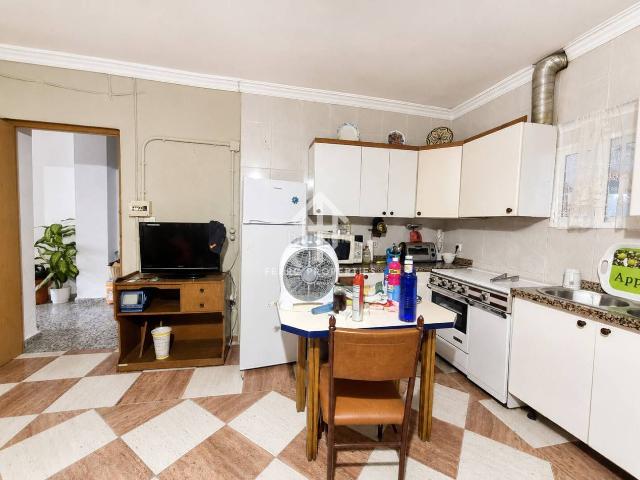 Piso en venta en Huétor Tájar. Casa completa en Huétor Tájar con dos viviendas, patio y múltiples posibilidades. Pisos Huétor.