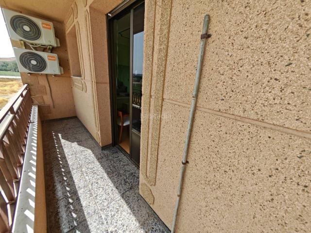 Piso en venta en Huétor Tájar. GRAN PISO CON TERRAZA ZONA MERCADONA NUEVO. Pisos Huétor.