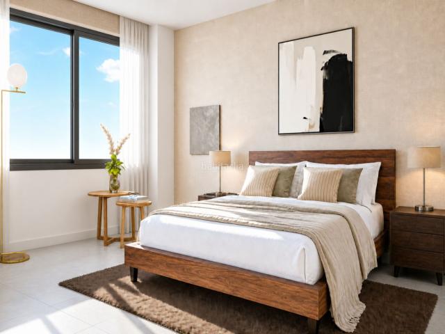 Piso en venta en Huétor Vega. Piso de 3 dormitorios con dos baños y terraza. Pisos Huétor.