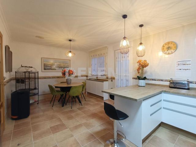 Piso en venta en Hellín. 2753 PISO CON GARAJE Y PATIO, BARRIO DEL CARMEN. Pisos.
