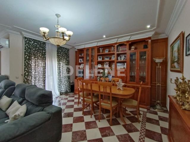 Piso en venta en Hellín. 2887 PISO CON BALCONES Y TERRAZA, ZONA AVDA. CONSTITUCIÓN. Pisos.