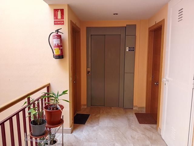Piso en venta en Hontanares De Eresma, Calle real 43