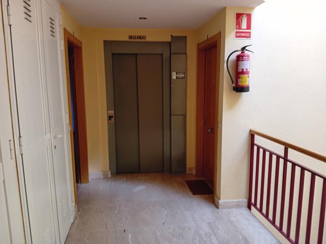 Piso en venta en Hontanares De Eresma, Calle real 43
