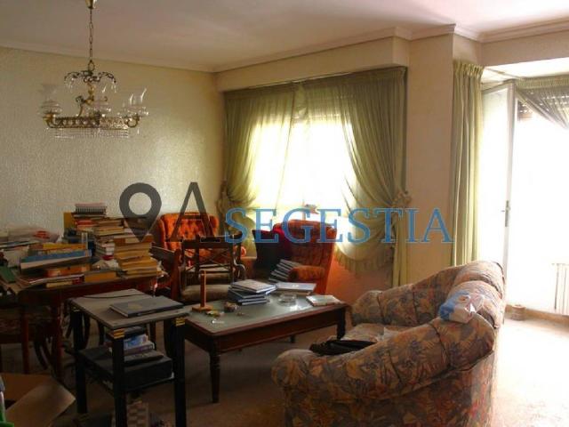 Piso en Venta en Hospital Plaza del Real