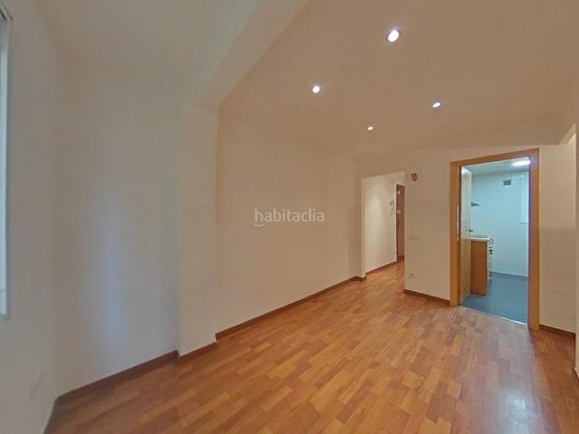 Piso en venta en Hospitalet de Llobregat L´, Collblanc. Vivienda reformada en rentabilidad con inquilino COLLBLANC. Pisos Hospitalet de Llobregat.