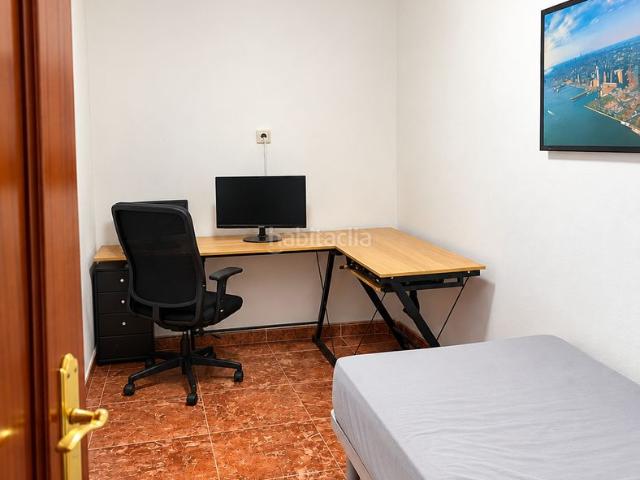 Piso en venta en Hospitalet de Llobregat L´, Can Serra. Piso de 72 m con 3 dormitorios y ascensor en LHospitalet de Llobregat. Pisos Hospitalet de Llobregat.
