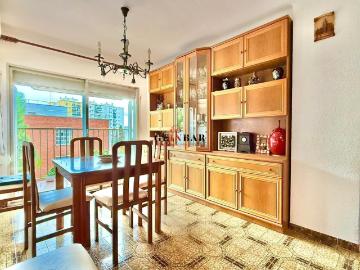 Piso en venta en Hospitalet de Llobregat L´, Can Serra. PISO TOTALMENTE EXTERIOR CON BALCON Y VISTAS DESPEJADAS. Pisos Hospitalet de Llobregat.