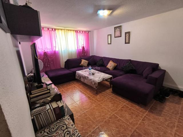 Piso en venta en Hospitalet de Llobregat L´, Bellvitge. Piso al lado de la estación en un bajos. Pisos Hospitalet de Llobregat.
