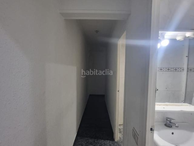 Piso en venta en Hospitalet de Llobregat L´, La Florida. Amplio piso de 3 habitaciones en finca con ascensor y galeria. Pisos Hospitalet de Llobregat.