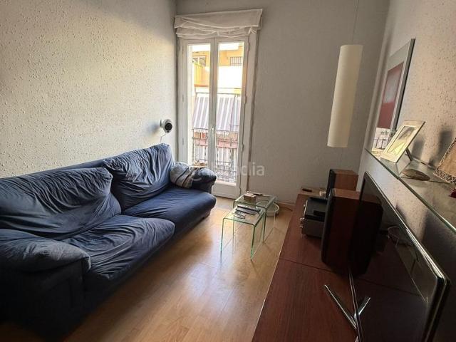 Piso en venta en Hospitalet de Llobregat L´, La Torrassa. CON BALCON REFORMADO. Pisos Hospitalet de Llobregat.