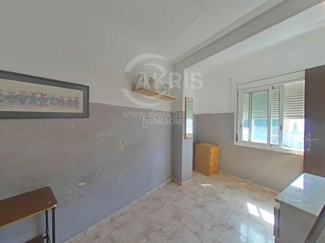 Piso en venta en Hospitalet de Llobregat L´, La Torrassa. Diseña tu vida desde cero! Piso de 3 habitaciones con infinitas posibilidades en LHospitalet. Pisos Hospitalet de Llobregat.