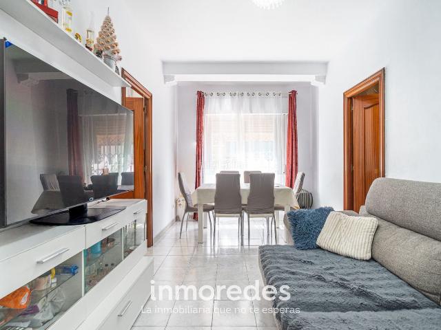 Piso en venta en Hospitalet de Llobregat L´, La Torrassa. IMPORTANTE: EL PISO ACTUALMENTE ESTA ALQUILADO, CON CONTRATO VIGENTE HASTA FEBRERO DE 2026 Y CON UNA RENTA MENSUAL DE 870. Pisos Hospitalet.