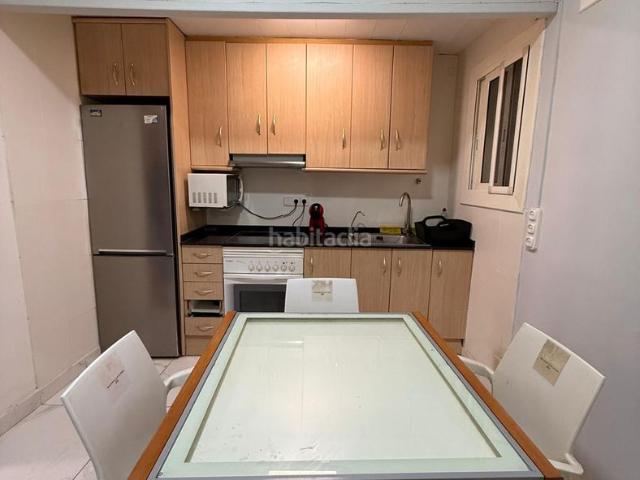 Piso en venta en Hospitalet de Llobregat L´, La Torrassa. OPORTUNIDAD UNICA PISO CON 2 HABITACIONES DOBLES Y UN PATIO. Pisos Hospitalet de Llobregat.