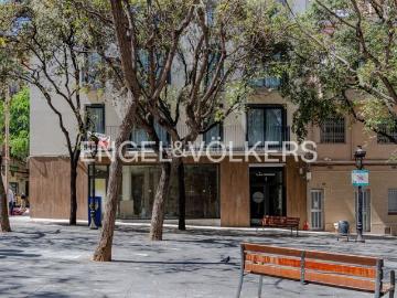 Piso en venta en Hospitalet de Llobregat L´, La Torrassa. Piso amueblado a estrenar con balcón en Collblanc. Pisos Hospitalet de Llobregat.