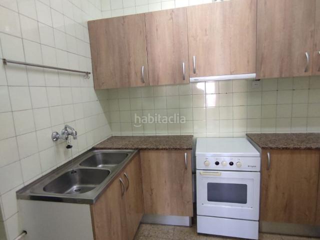 Piso en venta en Hospitalet de Llobregat L´, La Torrassa. PISO DE 4 HAB. EN RAMBLA CATALANA. Pisos Hospitalet de Llobregat.