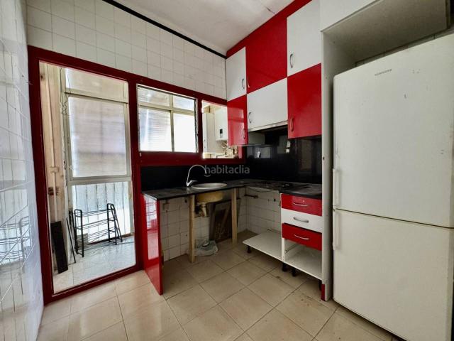 Piso en venta en Hospitalet de Llobregat L´, La Torrassa. PISO DE 2 HABITACIONES EN CALLE HOLANDA. Pisos Hospitalet de Llobregat.