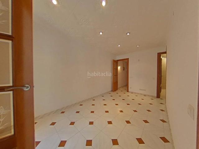 Piso en venta en Hospitalet de Llobregat L´, La Torrassa. PISOS DE FONDO ALQUILADOS SOLO INVERSORES. Pisos Hospitalet de Llobregat.