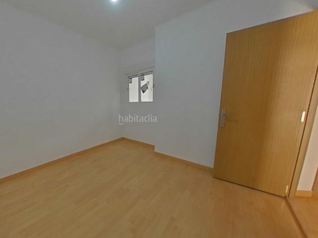 Piso en venta en Hospitalet de Llobregat L´, La Torrassa. PISOS DE FONDO ALQUILADOS SOLO INVERSORES. Pisos Hospitalet de Llobregat.