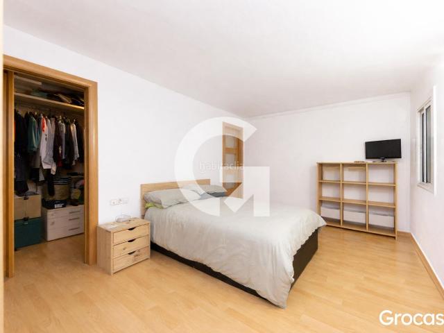 Piso en venta en Hospitalet de Llobregat L´, La Torrassa. Tu Hogar Ideal te Espera con Terraza. Pisos Hospitalet de Llobregat.