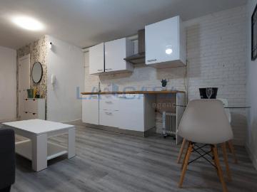 Piso en venta en Hospitalet de Llobregat L´, Les Planes. Estudio con múltiples posibilidades en Les Planes. Pisos Hospitalet de Llobregat.