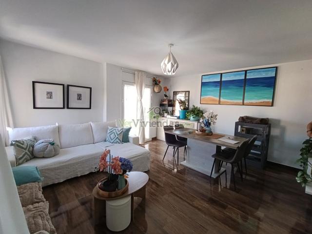 Piso en venta en Hospitalet de Llobregat L´, Sanfeliu. Bonito piso con balcón. Pisos Hospitalet de Llobregat.