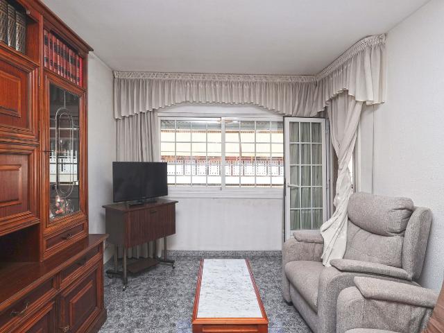Piso en venta en Hospitalet de Llobregat L´, Sanfeliu. GRAN OPORTUNIDAD EN INMEJORABLE ZONA!. Pisos Hospitalet de Llobregat.