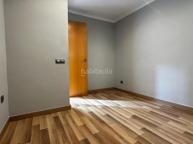 Piso en venta en Hospitalet de Llobregat L´, Sanfeliu. OPORTUNIDAD EN LHOSPITALET DE LLOBREGAT! PISO EXTERIOR DE 3 HABITACIONES CON BAÑO REFORMADO!. Pisos Hospitalet de Llobregat.
